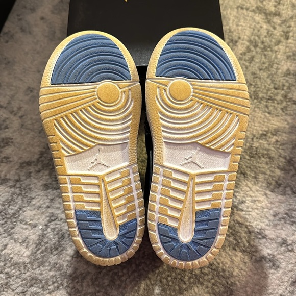 Nike, Air Jordan 1 Low, Black and University Blue, Size 8, Size 9, Size 12 - Picture 9 of 10